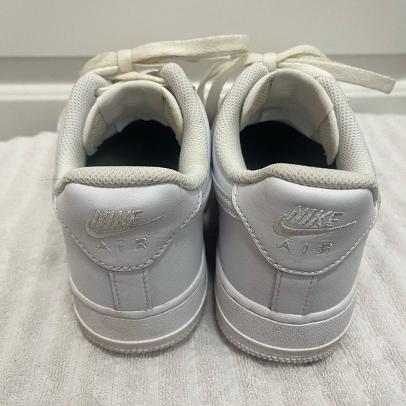 Nike Airforce 1 size 8 - Picture 5 of 9